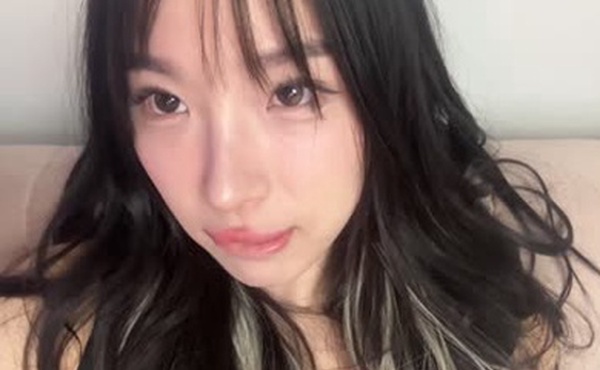 POV-你收到韩国女友-Elle-Lee-的视频信息