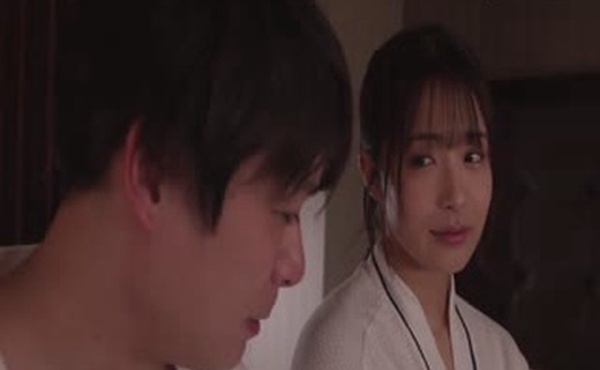 IPZZ-347當我出差時遇到了創紀錄的大雨我突然和我的高級老闆共用一個房間.....