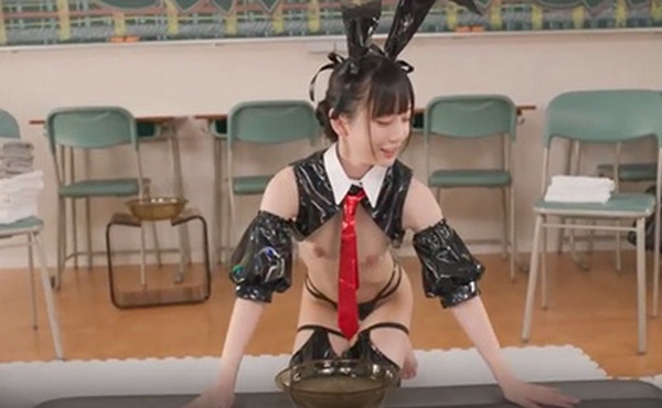 娇小可爱cosplay美眉主动骑着色诱我与她来吃激情性爱