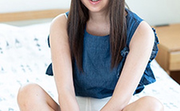 我用我的大鸡巴撞了一个素人女孩，她哀叹找不到男朋友。夏野亚希