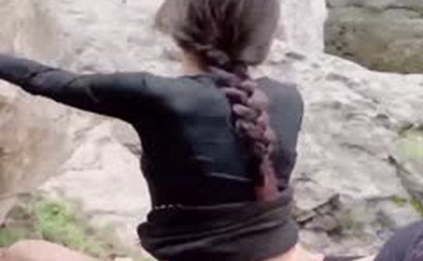 去到荒郊野外就为了来一次野战