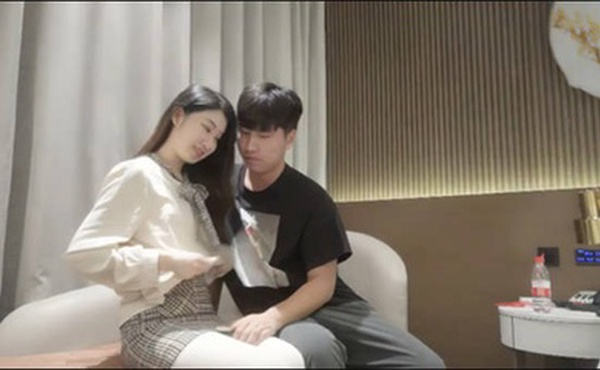 国产原创-3000約操高端外圍小姐姐可愛鄰家美女乖巧溫柔身材好沙發調情床上激戰