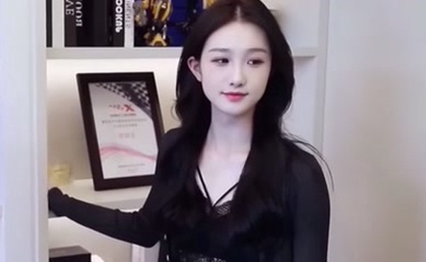 太古里约自己闺蜜小炮友疯狂做爱_CockyFuckyLow