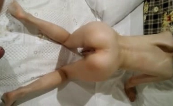 趁女友的闺蜜心情不好喝多了半推半就的操了她完美露脸